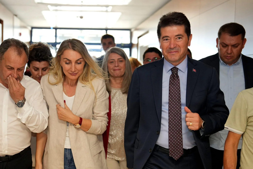 Dilek İmamoğlu Havalimanı'nda