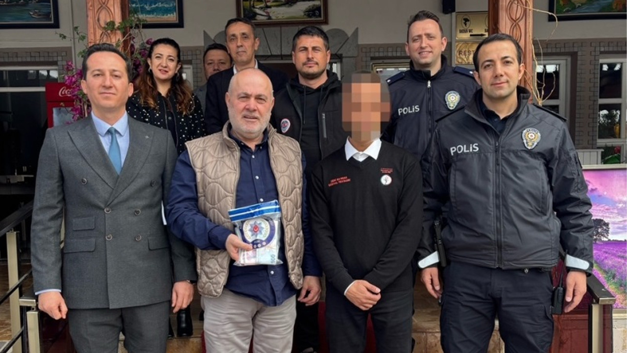 Bilecik’te Hükümlü Garsonun Dürüstlüğü: Kaybolan Para Sahibine İade Edildi