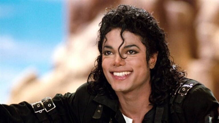 elestirmenler-yerdi-seyirci-begendi-michael-jackson-filmi-gisede-rekor-kirdi-zDeaDw5z
