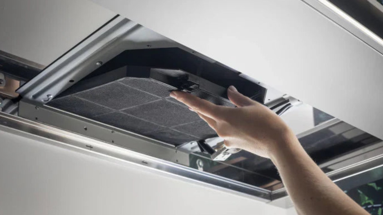 Mutfakta Temizliğin Yeni Yüzü: Davlumbaz Yağlarını Kolayca Temizlemenin Doğal Yöntemi