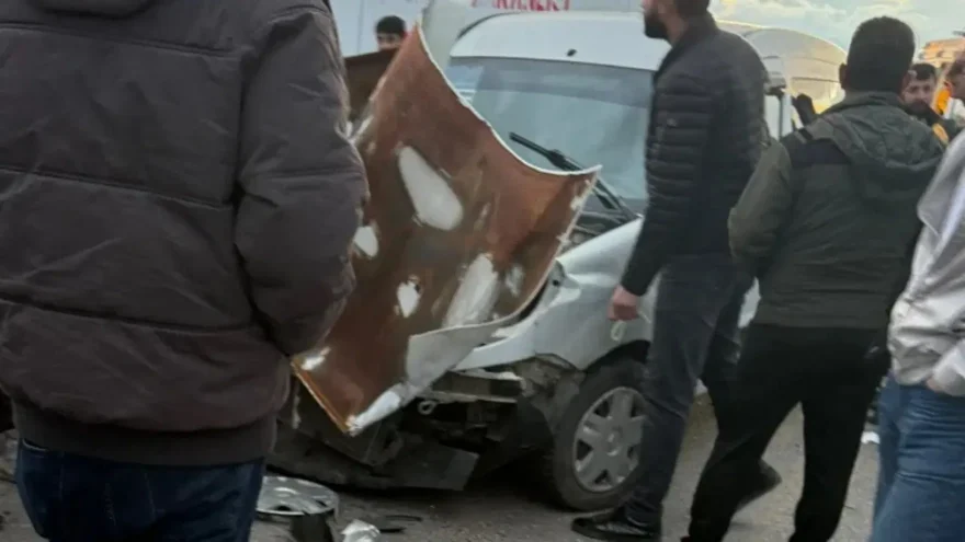 Hakkari’de Zincirleme Trafik Kazası: 12 Yaralı