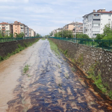 Kastamonu’da Kimyasal Atık Alarmı: Kuz Deresi’nde Kirlilik